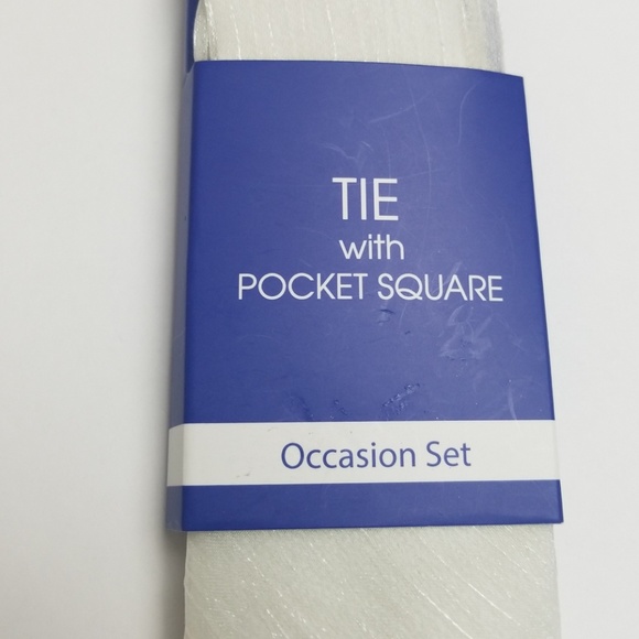 NWT Tie with Pocket Square Occasion Set - Picture 3 of 7